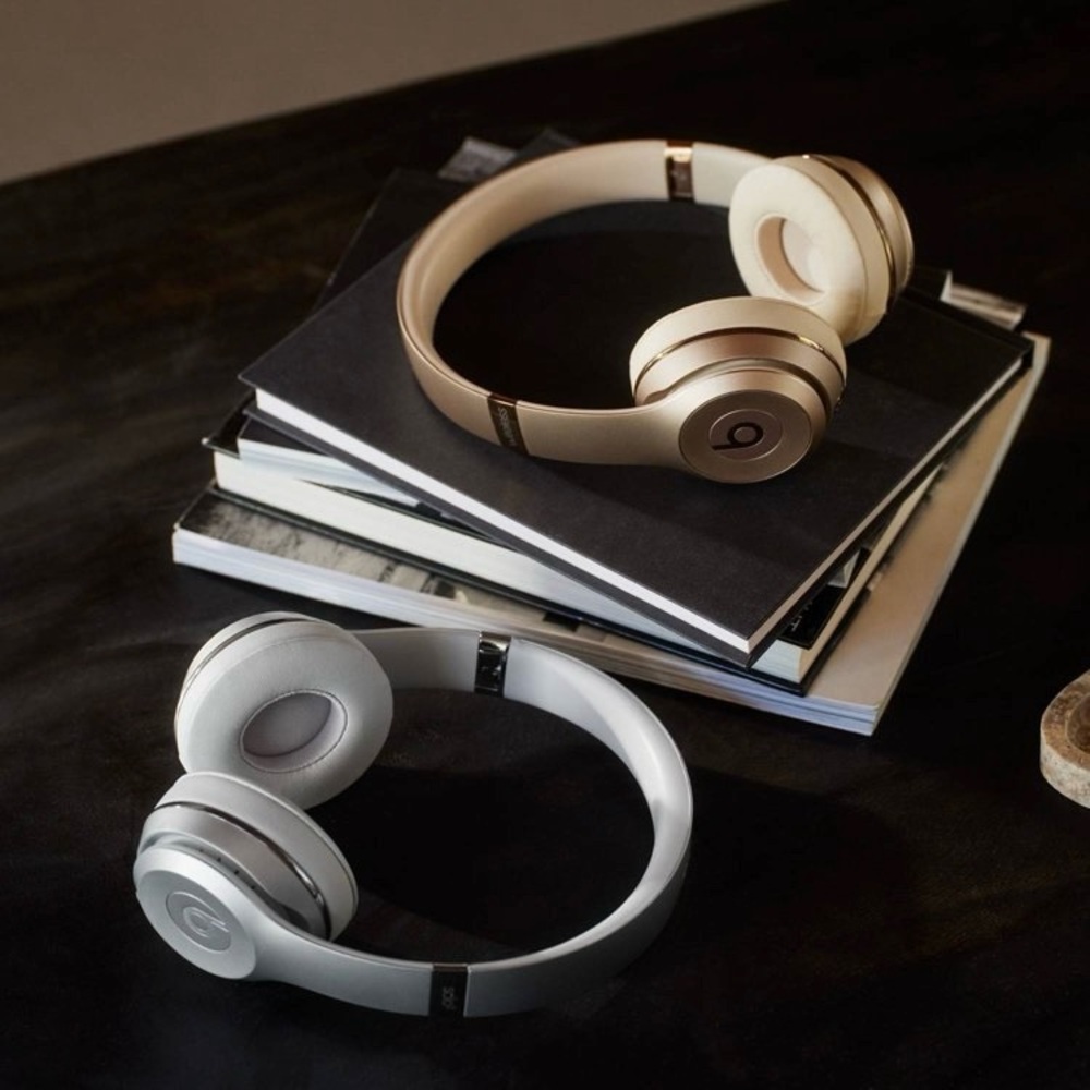 SOLD Gold Beats SOLO 3 On-Ear Wireless Bluetooth Headphones Brand New and Sealed - Picture 14 of 16